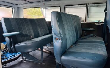 Chevy-sport-van-1985-white-11