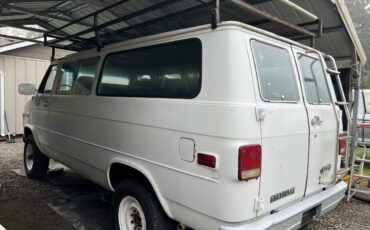 Chevy-sport-van-1985-white-14