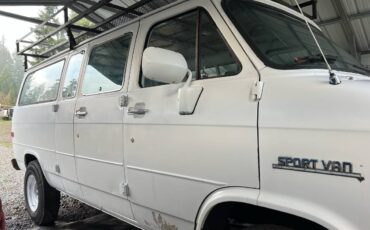 Chevy-sport-van-1985-white-15