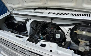 Chevy-sport-van-1985-white-2