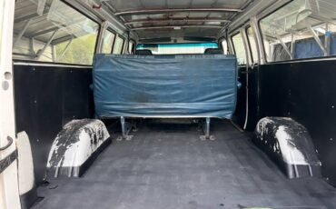 Chevy-sport-van-1985-white-3