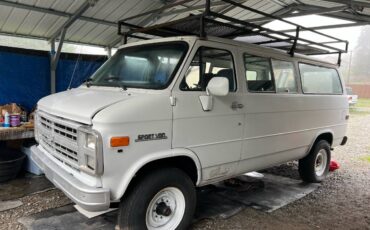Chevy-sport-van-1985-white