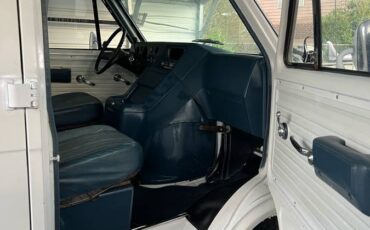Chevy-sport-van-1985-white-9