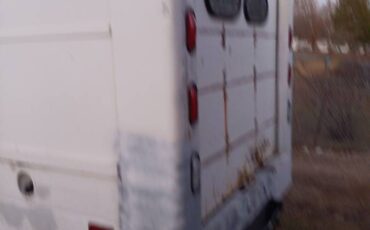 Chevy-stepvan-p30-1991-white-5