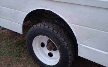 Chevy-stepvan-p30-1991-white-6