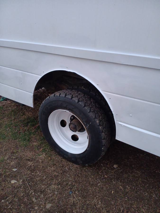 Chevy-stepvan-p30-1991-white-8