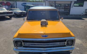 Chevy-suburban-1969-yellow-1