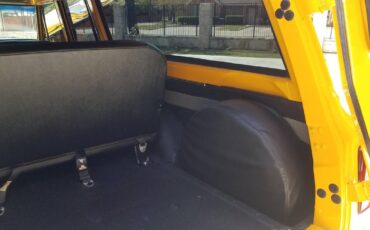 Chevy-suburban-1969-yellow-10