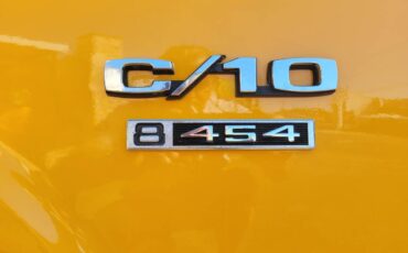 Chevy-suburban-1969-yellow-12