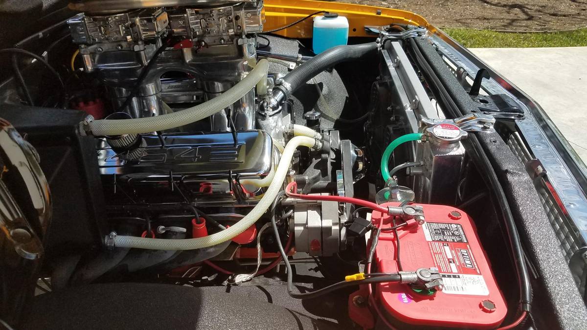 Chevy-suburban-1969-yellow-14