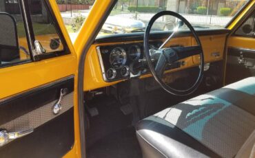 Chevy-suburban-1969-yellow-16