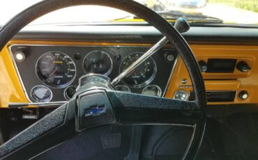 Chevy-suburban-1969-yellow-17