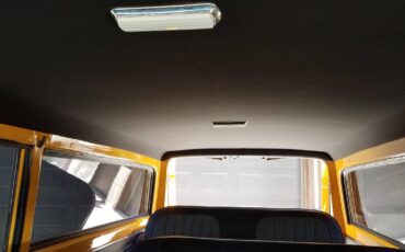 Chevy-suburban-1969-yellow-19