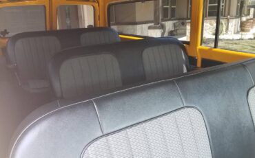 Chevy-suburban-1969-yellow-9