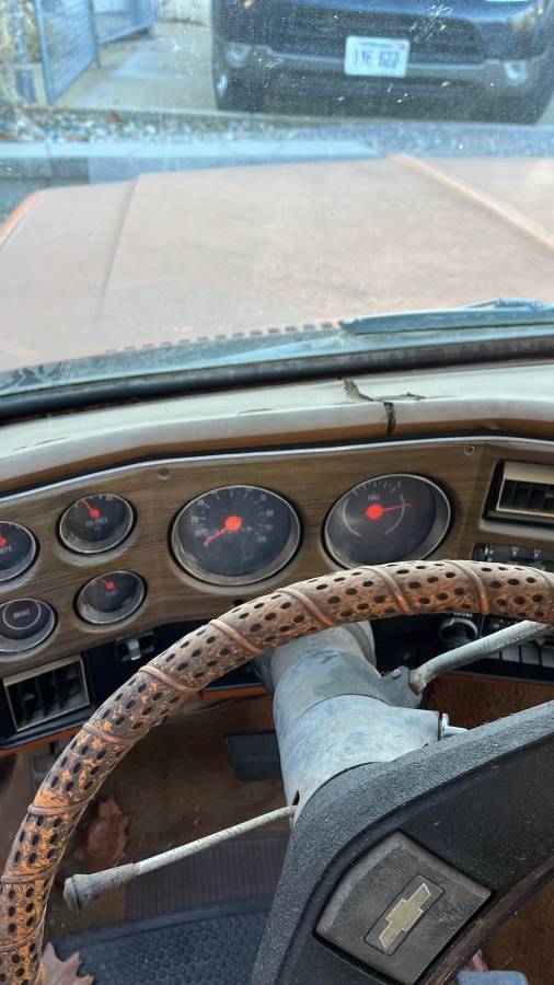 Chevy-suburban-1972-2