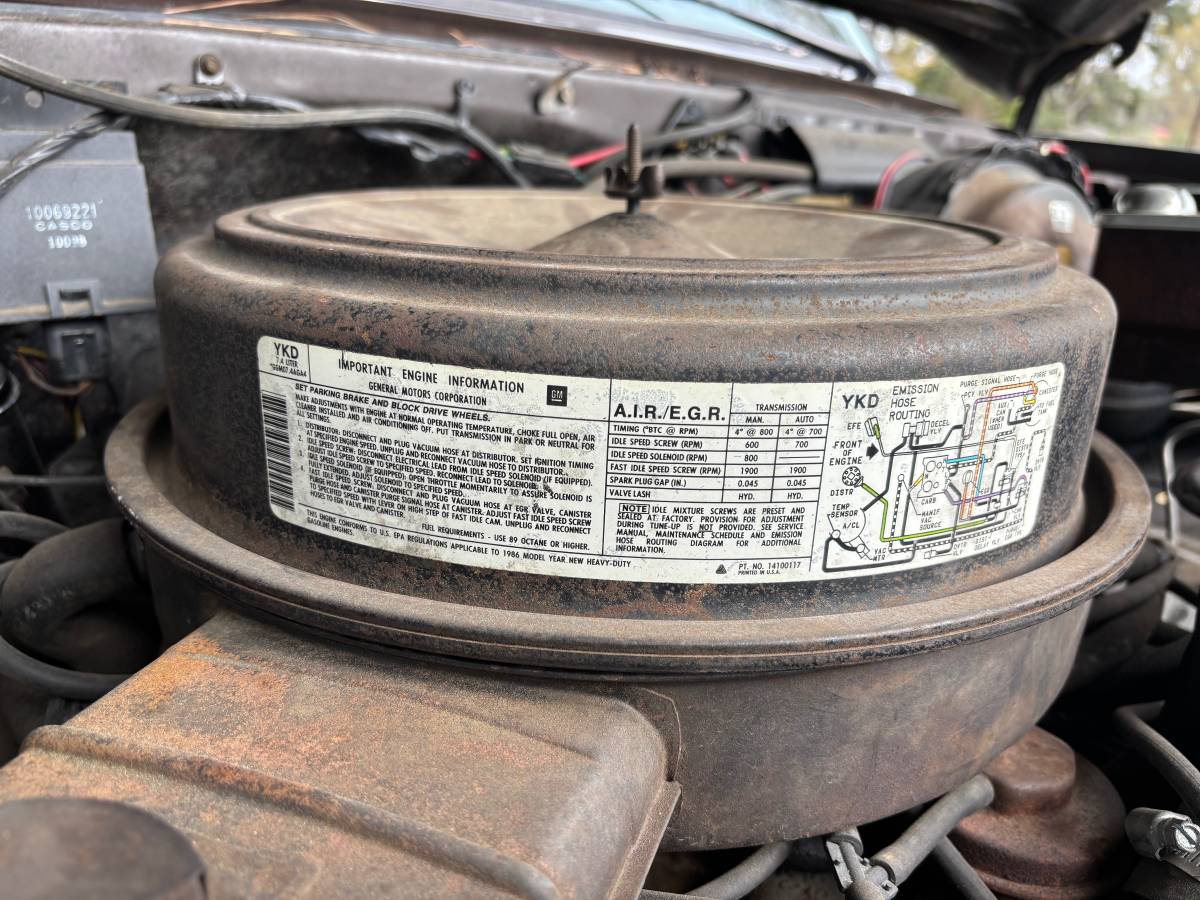 Chevy-suburban-1986-brown-1