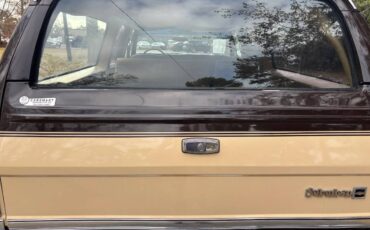 Chevy-suburban-1986-brown-13