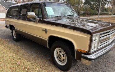 Chevy-suburban-1986-brown