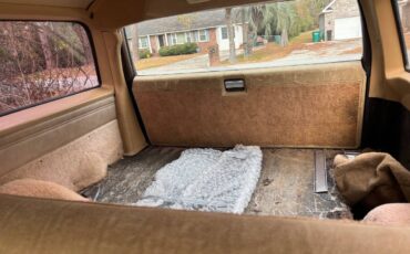 Chevy-suburban-1986-brown-6