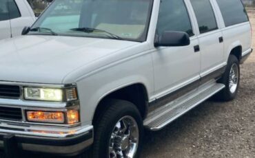 Chevy-suburban-2500-1994-white-1