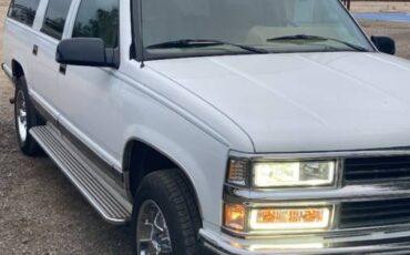 Chevy-suburban-2500-1994-white