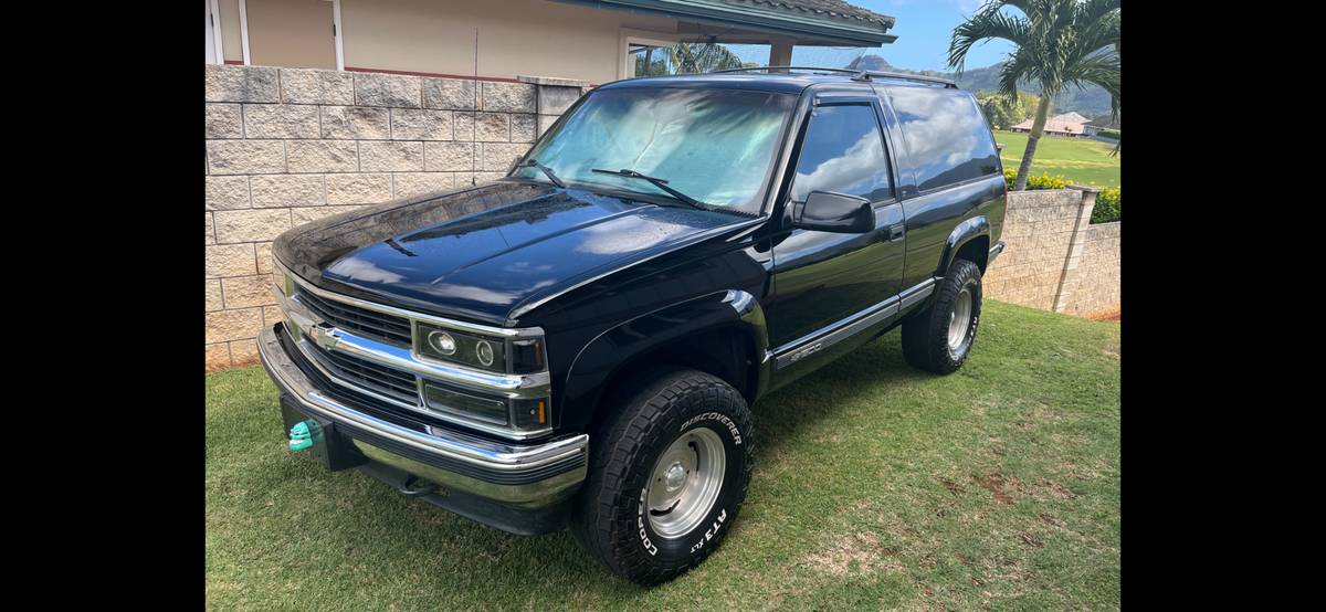 Chevy-tahoe-lt-4x4-1996-black-3