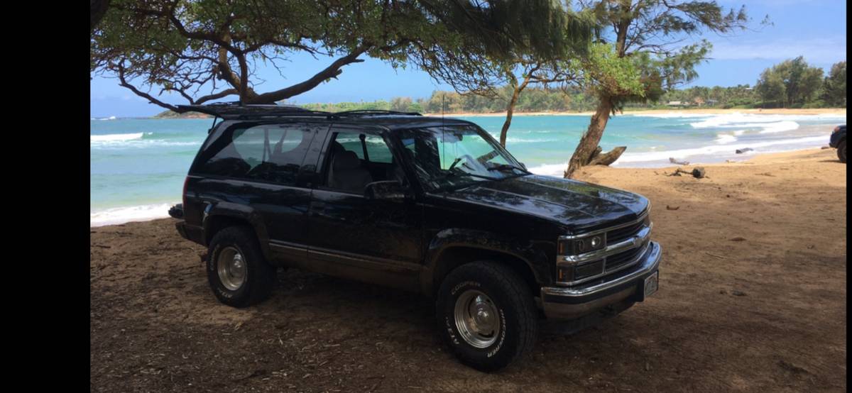 Chevy-tahoe-lt-4x4-1996-black-4