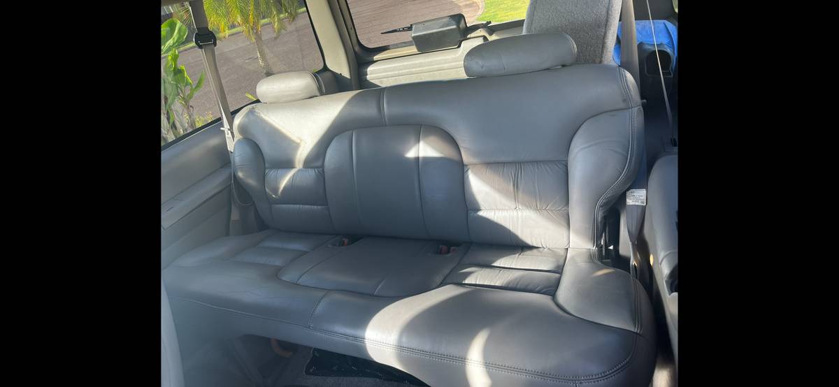 Chevy-tahoe-lt-4x4-1996-black-5