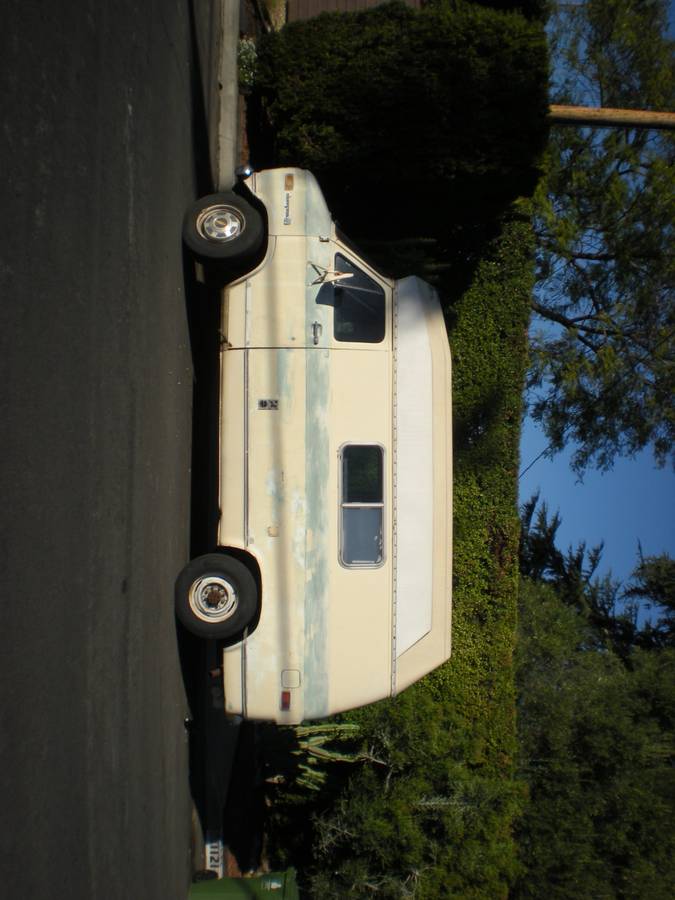 Chevy-van-30-1975-white-2