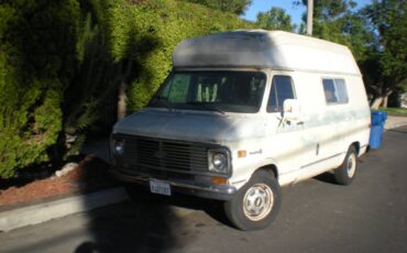 Chevy-van-30-1975-white