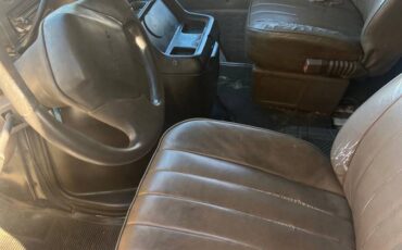 Chevy-van30-1994-3