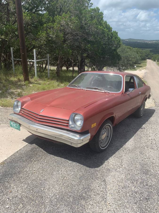 Chevy-vega-hatchback-1977-red-4