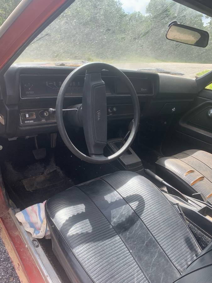 Chevy-vega-hatchback-1977-red-6