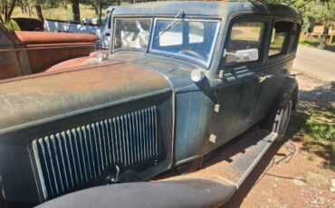 Chrysler-1932-black-1