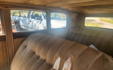 Chrysler-1932-black-2