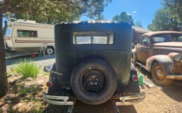 Chrysler-1932-black-3