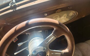 Chrysler-1932-black-5