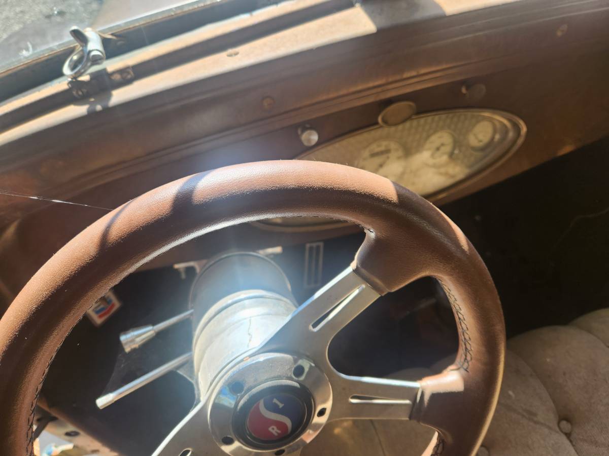 Chrysler-1932-black-5