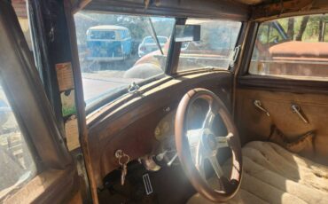 Chrysler-1932-black-6