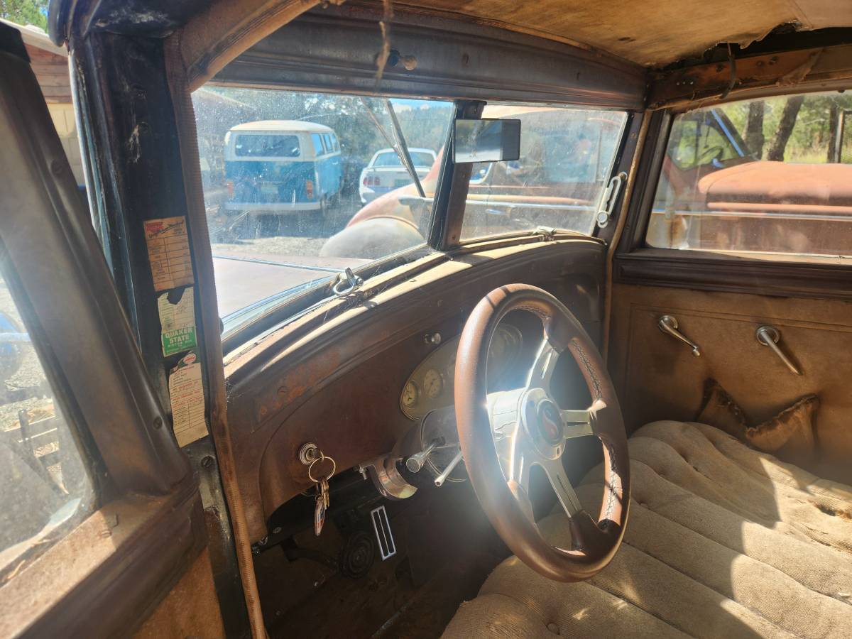 Chrysler-1932-black-6