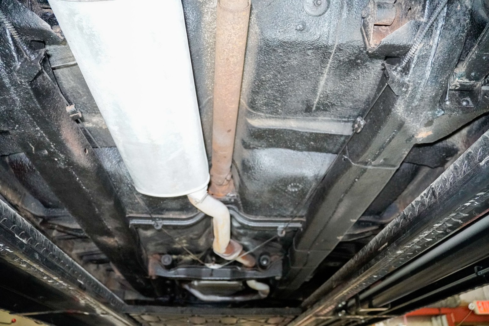 Chrysler-200-Series-1964-Sedan-13