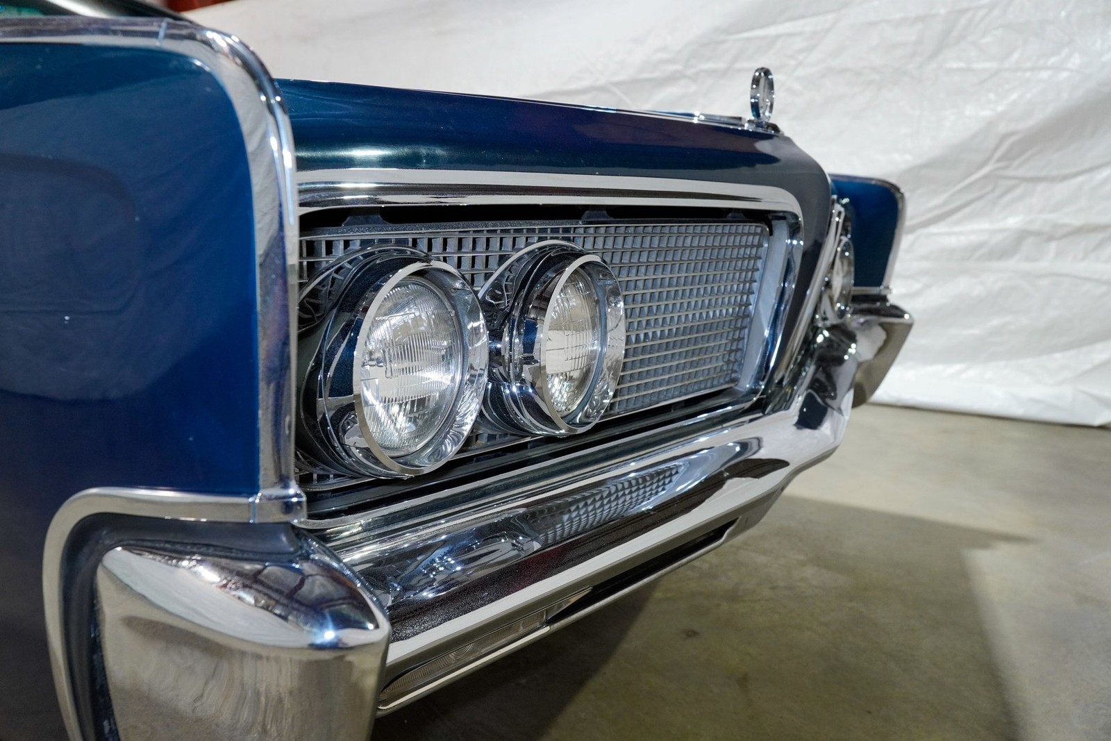 Chrysler-200-Series-1964-Sedan-17