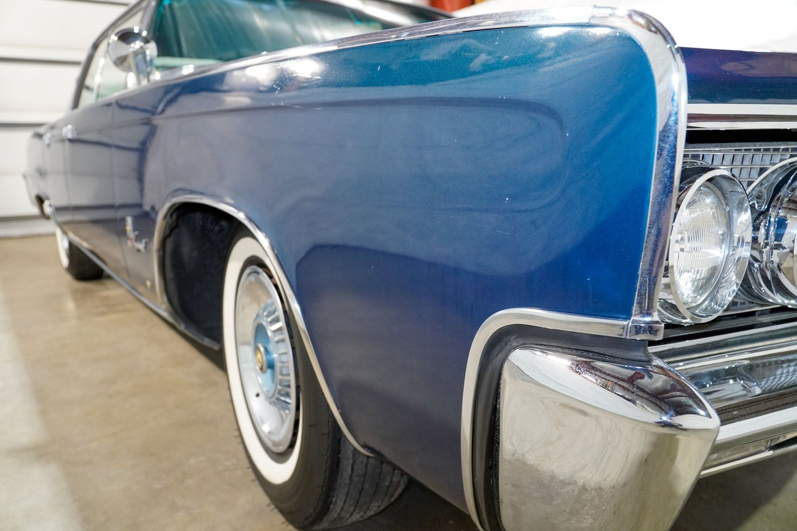 Chrysler-200-Series-1964-Sedan-18