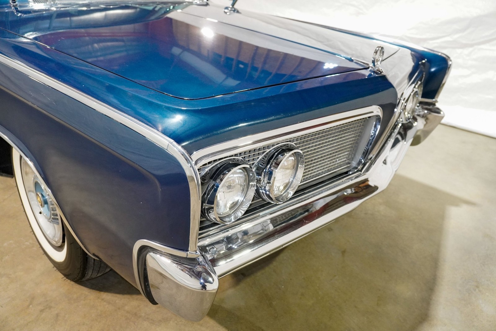 Chrysler-200-Series-1964-Sedan-19