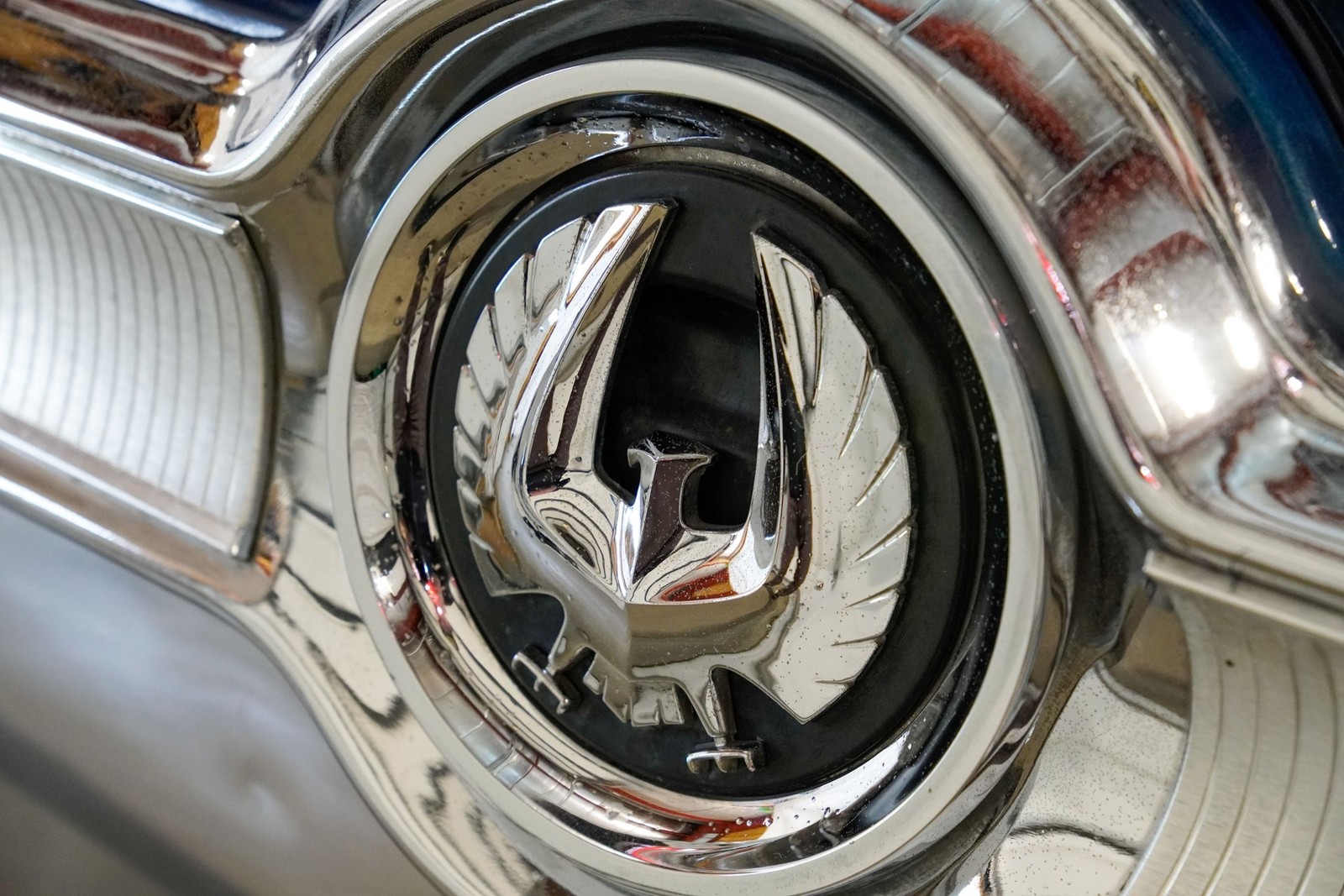 Chrysler-200-Series-1964-Sedan-33