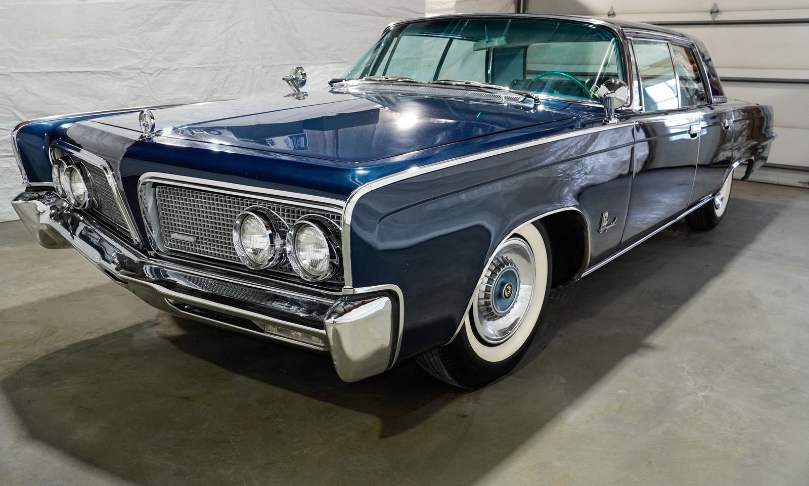 Chrysler-200-Series-1964-Sedan-5