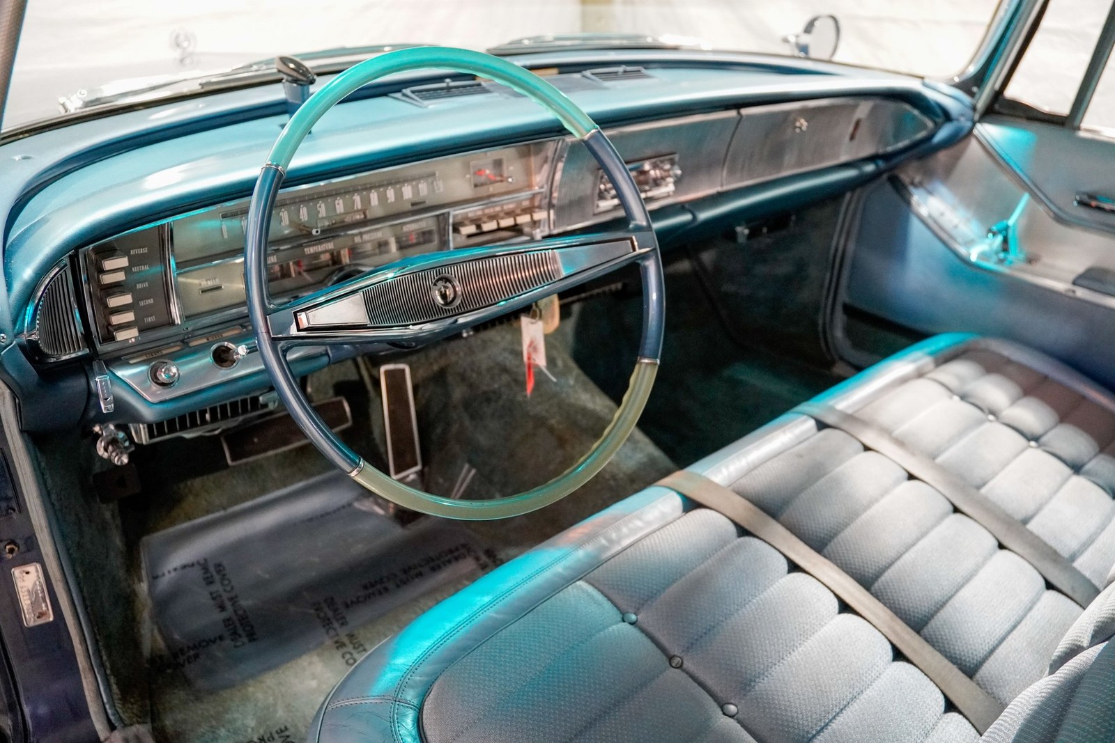 Chrysler-200-Series-1964-Sedan-9