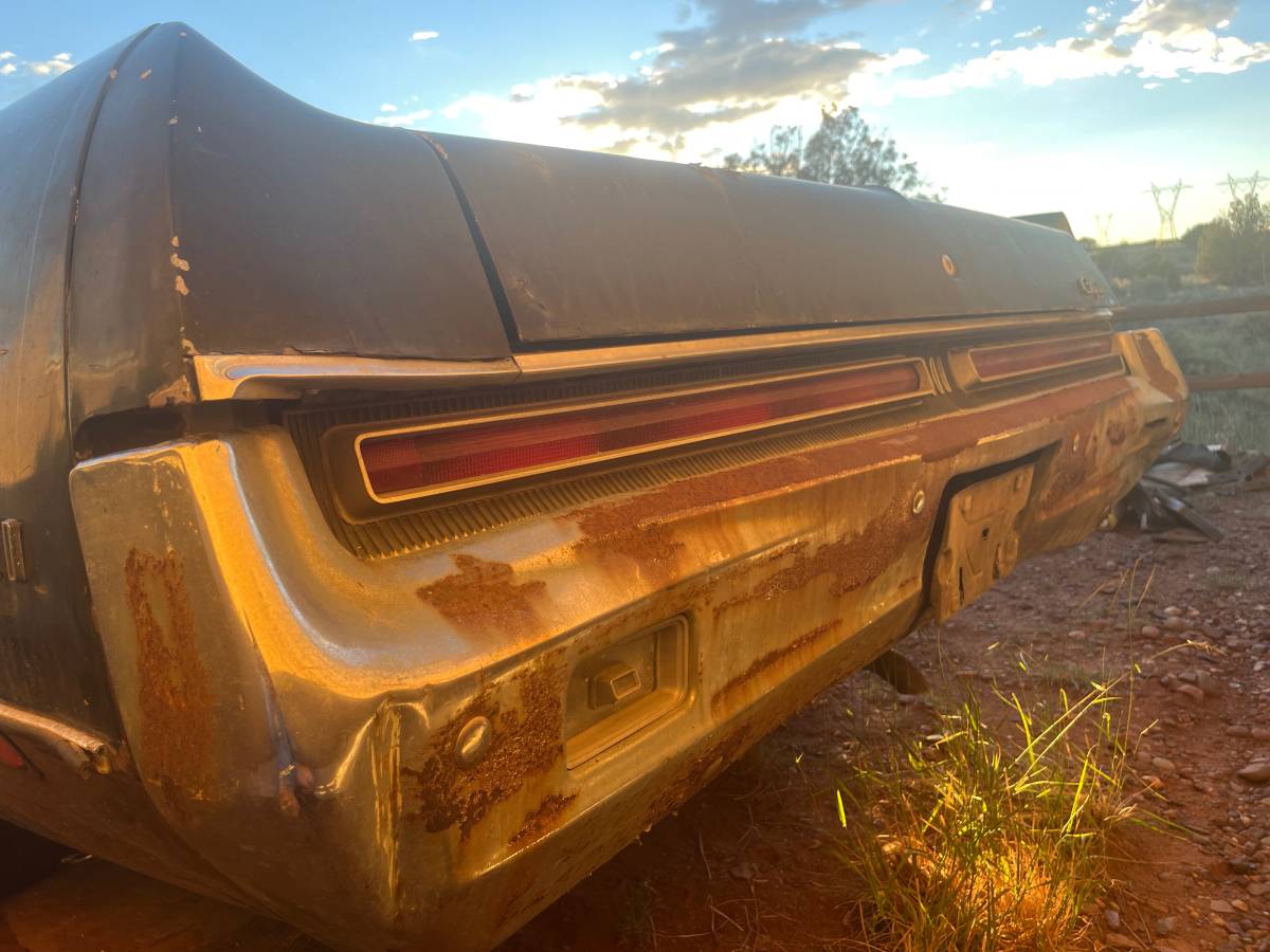 Chrysler-300-1969-black-10