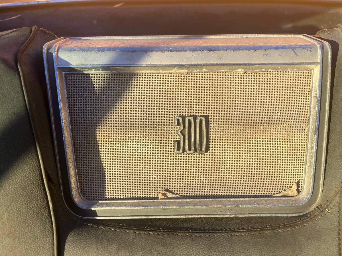 Chrysler-300-1969-black-13