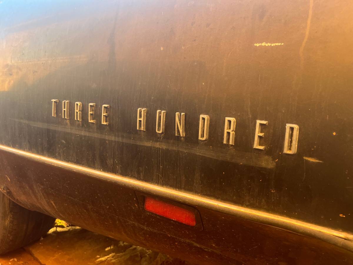 Chrysler-300-1969-black-18